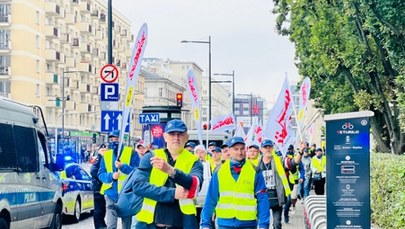 Wuwuzele i syreny. Górnicy z Bogdanki protestowali w stolicy