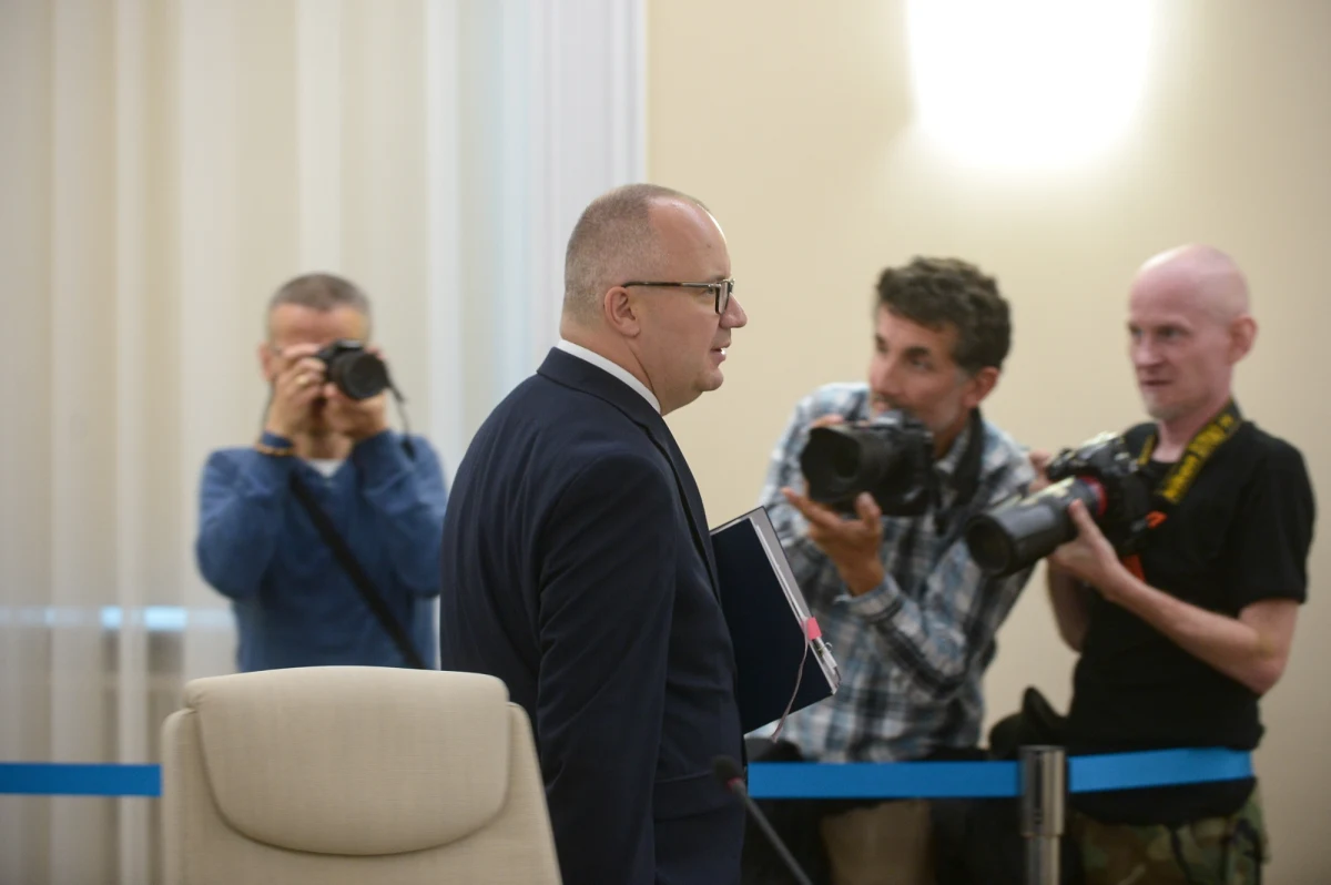 Nie za rok, a najwcześniej za półtora roku ruszy zapowiedziane przez ministra sprawiedliwości rozliczanie działań tak zwanych neo-sędziów, powołanych na stanowiska z udziałem Krajowej Rady Sądownictwa, uważanej przez część środowisk prawniczych za niekonstytucyjną. Dlaczego zwłoka w uruchomieniu procedur jest tak długa?
