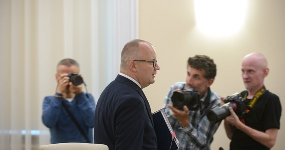 Nie za rok, a najwcześniej za półtora roku ruszy zapowiedziane przez ministra sprawiedliwości rozliczanie działań tak zwanych neo-sędziów, powołanych na stanowiska z udziałem Krajowej Rady Sądownictwa, uważanej przez część środowisk prawniczych za niekonstytucyjną. Dlaczego zwłoka w uruchomieniu procedur jest tak długa?
