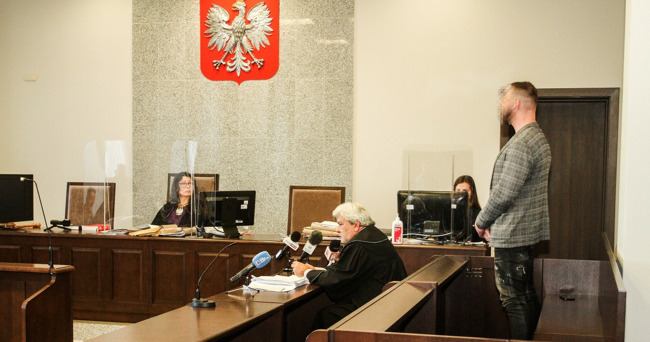 Adwokat od "trumien na kołach" chce kary w domu. Sąd podjął krok