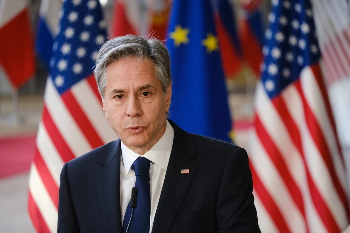 Szef amerykańskiej dyplomacji Antony Blinken odwiedzi w czwartek Polskę - dowiedział się nieoficjalnie korespondent RMF FM Paweł Żuchowski. Niedługo później Departament Stanu USA ogłosił, że Blinken odwiedzi nasz kraj, by omówić pogłębianie współpracy obronnej i energetycznej oraz wsparcie Ukrainy.