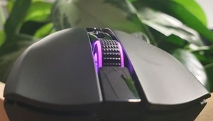 Razer Cobra Pro: Mała, ale drapieżna mysz dla najbardziej wymagających