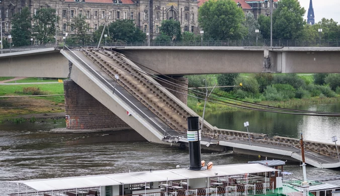 Mieszkańców Drezna obudził huk. Most Caroli runął do rzeki