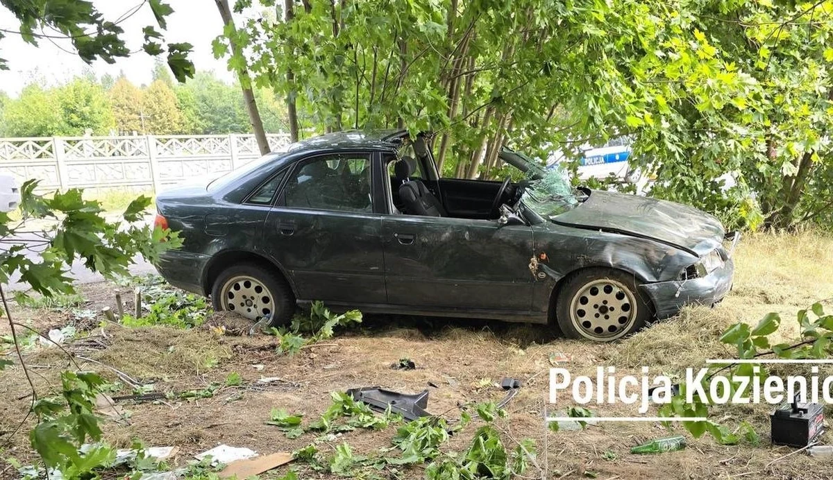 Do groźnego zdarzenia doszło w miejscowości Łękawica (Mazowieckie). Kierujący osobowym audi stracił panowanie nad pojazdem i dachował. Mężczyzna uciekł z miejsca zdarzenia, pozostawiając przygniecionego przez auto pasażera. Policjanci natychmiast po zdarzeniu zatrzymali kierującego, który, jak się okazało miał prawie 3 promile alkoholu w organizmie. 