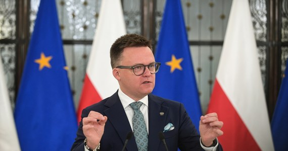 Marszałek Sejmu Szymon Hołownia ogłosił, że koalicja rządząca zamierza bojkotować Trybunał Konstytucyjny. Nie chce tam powoływać nowych sędziów na miejsce tych, którym wygasa kadencja.