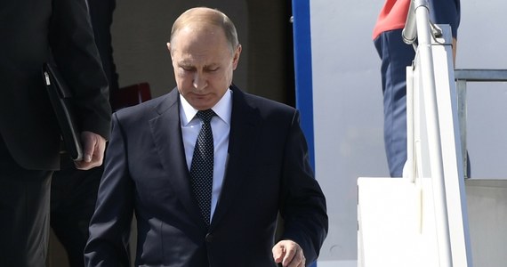 Władimir Putin chciałby, aby rosyjskie myśliwce eskortowały jego samolot w czasie podróży do Turcji - informuje portal Middle East Eye. Według serwisu, dyktator obawia się zestrzelenia przez Ukraińców.