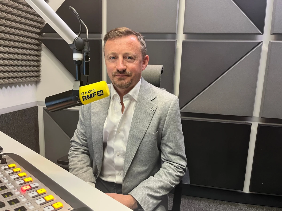 "Myślę, że to nie jest ostatni sezon Kamila Stocha" - podkreślał w Radiu RMF24 Adam Małysz. Zdaniem prezesa Polskiego Związku Narciarskiego, Radosław Piesiewicz nie powinien pozostawać na stanowisku szefa PKOl do końca kadencji. "Jeśli były jakiekolwiek nieprawidłowości, czy inne rzeczy, które spowodowały, że teraz ta wojna między ministerstwem a PKOl trwa, stanowisko to powinien objąć jeden z wiceprezesów" - powiedział Małysz. 