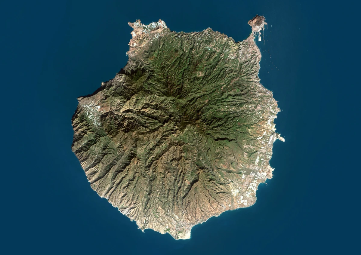 Sześć trzęsień ziemi zostało zarejestrowanych w środę w ciągu niespełna godziny w strefie wulkanu Enmedio pomiędzy Teneryfą o Gran Canarią w archipelagu Wysp Kanaryjskich - poinformował w środę Narodowy Instytut Geograficzny (IGN).