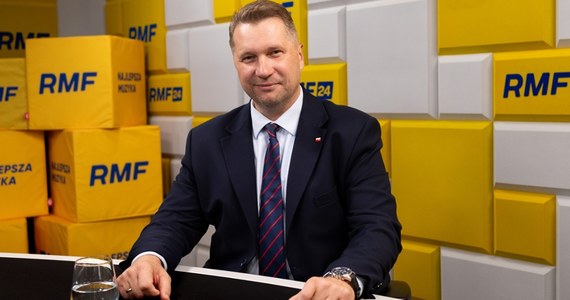 "Szymon Hołownia zapowiada niedopełnienie obowiązków marszałka. Mamy zapowiedź zamachu konstytucyjnego" - tak w Porannej rozmowie w RMF FM Przemysław Czarnek komentował zapowiadany przez koalicję rządzącą bojkot Trybunału Konstytucyjnego. "Hucpa sama w sobie" - mówił gość Roberta Mazurka o okolicznościach zatrzymania Ryszarda Czarneckiego.