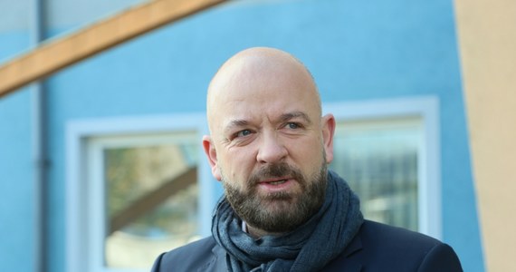 "Opadów ekstremalnych, nawalnych spodziewamy się z piątku na sobotę" - mówił Jacek Sutryk, prezydent Wrocławia w internetowym Radiu RMF24. Stwierdził też, że miasto jest dużo lepiej przygotowane na przyjęcie wielkiej wody niż w 1997 roku. Służby dysponują milionem worków z piaskiem. Wojewoda zaapelował z kolei do mieszkańców, aby zaopatrzyć się w zapasy żywności, zapasy wody, odbiorniki działające na baterie, aby naładować telefony i przygotować źródło światła.