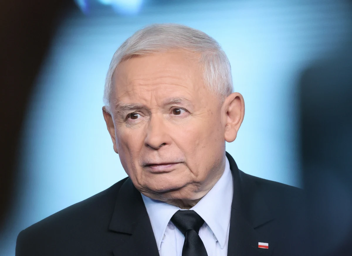 Decyzją prezesa Prawa i Sprawiedliwości, Jarosława Kaczyńskiego, Ryszard C. został zawieszony w prawach członka partii. Napisał to w czwartek po południu na platformie X rzecznik PiS Rafał Bochenek.