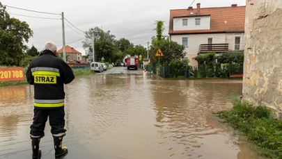 Idą ulewy i powodzie. Nie wpadajmy w panikę, słuchajmy poleceń służb