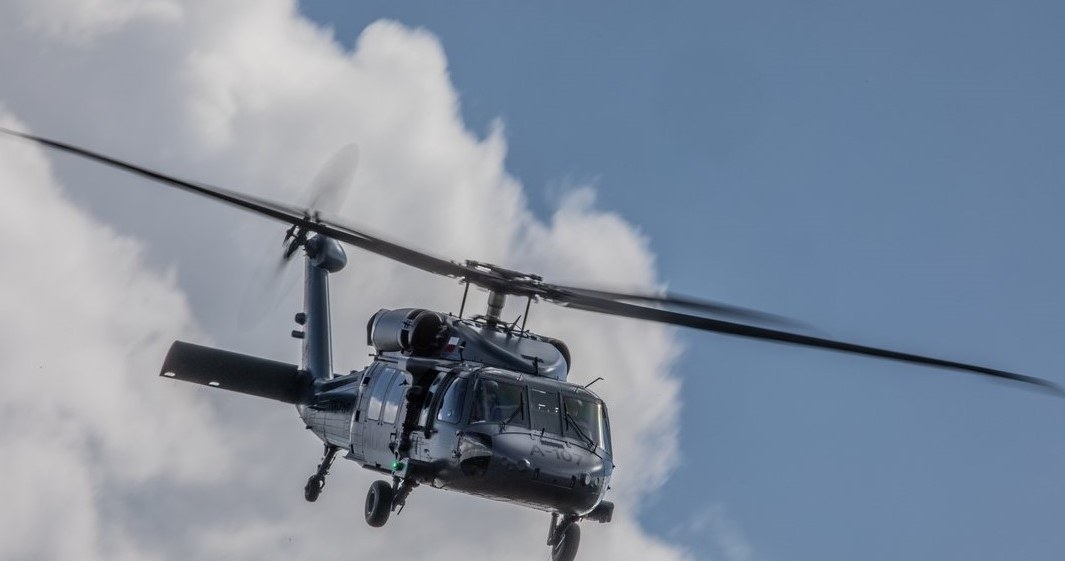  Tysiące policjantów w gotowości. Pomoże im Black Hawk