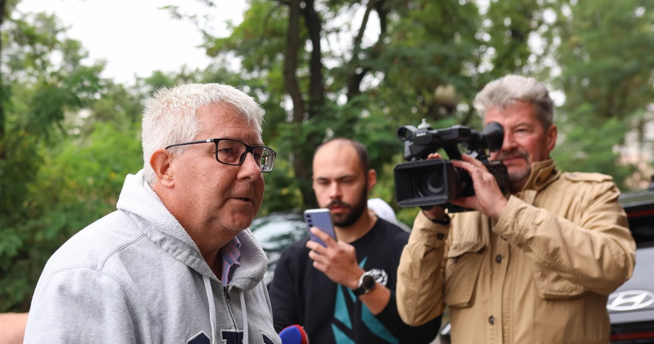 Nieoficjalnie Ryszard Czarnecki i jego żona usłyszeli zarzuty