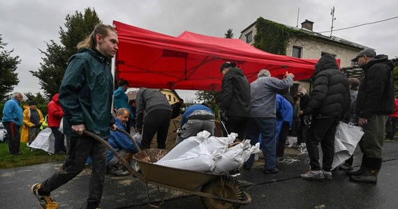 Marszałek województwa morawsko-śląskiego Josef Bielica wprowadził w związku z sytuacją powodziową stan zagrożenia. Do takiego rozwiązania wzywali samorząd członkowie centralnego sztabu kryzysowego.