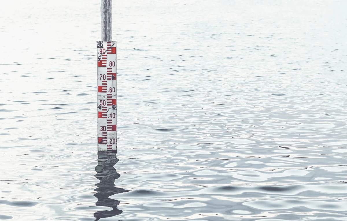 W nocy IMiGW do 3. stopnia podniósł alert o intensywnych opadach deszczu dla Małopolski. Przybywa też strażackich interwencji. Według wojewody Krzysztofa Jana Klęczara sytuacja w całym regionie jest stabilna, a największe zagrożenia w najbliższym czasie mogą przynieść szybkie wezbrania lokalnych rzek i potoków.

