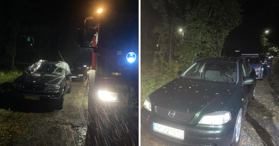 Skandal w miejscowości Blachownia (woj. śląskie). Złodzieje okradli auta strażaków, którzy ruszyli na akcję. W pojazdach zostały powybijane szyby. Strażacy proszą o pomoc.