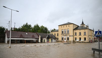 Instrukcja MSWiA, jak wzywać pomocy podczas powodzi