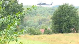 Black Hawk ruszył do akcji. Podejmują ludzi z dachów