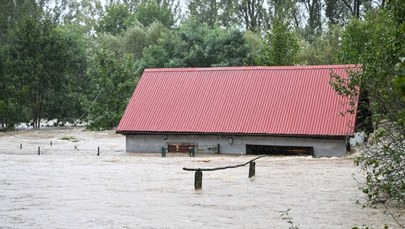 Kłodzko pod wodą, zerwany most w Głuchołazach, Stronie Śląskie odcięte od świata. Polska walczy ze skutkami powodzi  [RELACJA NA ŻYWO]