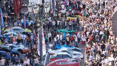 Auto wjechało w tłum na pokazie w Turynie. Wielu rannych