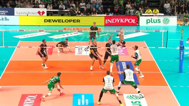 PGE Skra Bełchatów wygrała z Indykpolem AZS Olsztyn 3:1 w meczu pierwszej kolejce PlusLigi. Oto najlepsze bloki tego spotkania.

