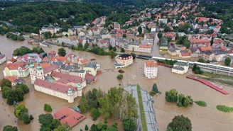 Przed Kłodzkiem druga fala powodziowa. Woda na wysokości piętra