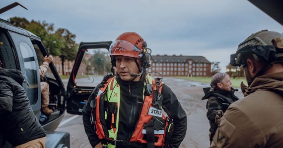 Dramatyczna sytuacja w Stroniu Śląskim. Została tam przerwana tama. Woda zmierza rzeką Biała Lądecka w dół zlewni Nysy Kłodzkiej - poinformował w mediach społecznościowych IMGW. Zarządzono ewakuację ludności. Do miejscowości mogą się dostać jedynie służby ratunkowe. 