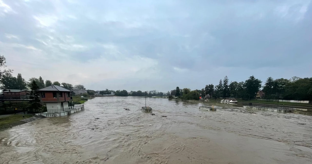 Opole. Powódź dotarła do miasta. Ogłoszono alarm