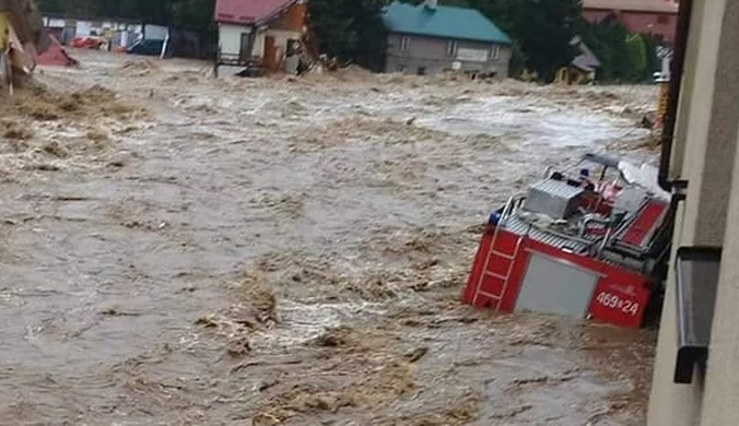 Tama przerwana, walą się budynki. "To już nie jest dramat, to tragedia" 