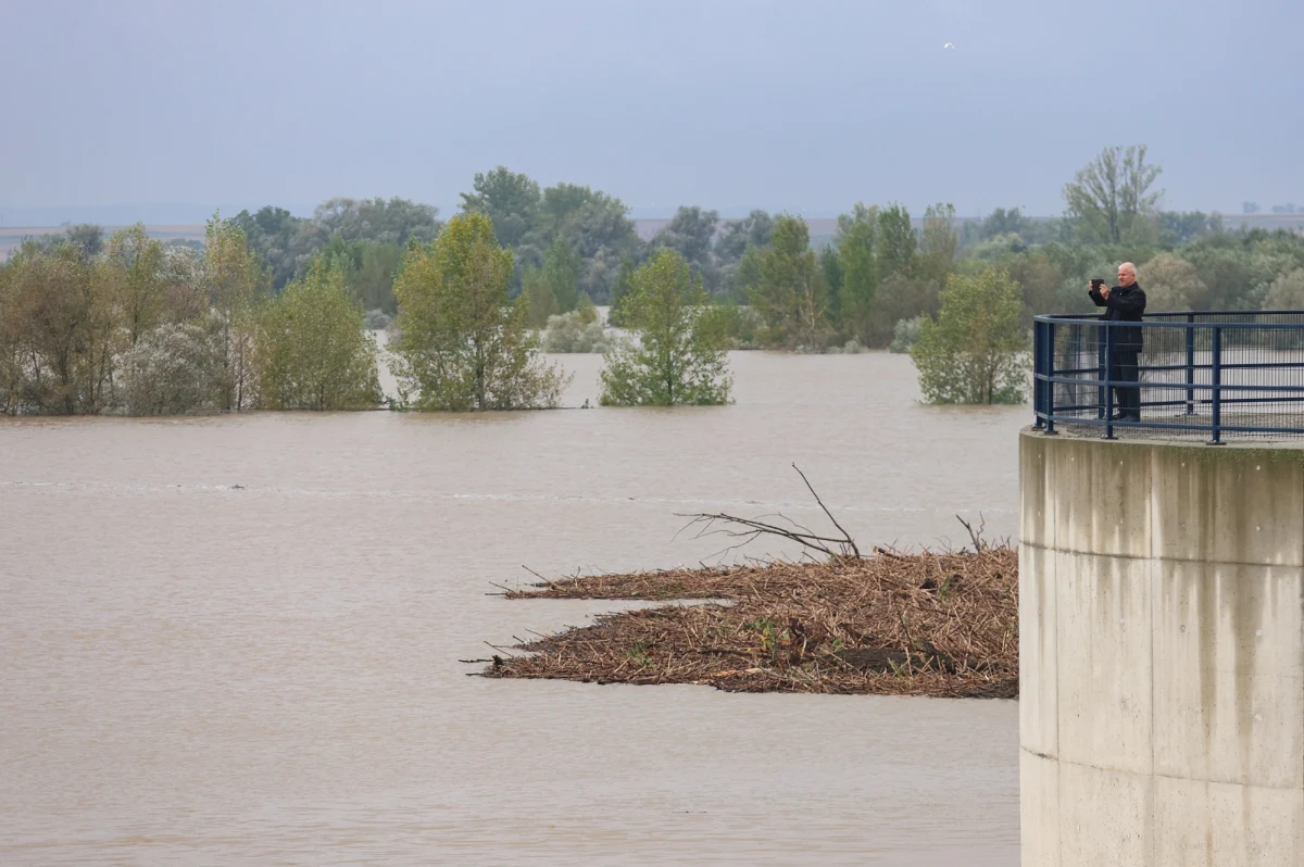 Fala wezbraniowa na Odrze nie powinna być groźna dla Opola. Według kontrolującego przepływ Nadzoru Wodnego w Gliwicach fala wezbraniowa na Odrze może potrwać nawet do 6 dni, powinna się jednak utrzymać w korycie.