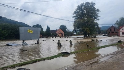 Mieszkańcy Żelazna: Nie mieliśmy kontaktu ze światem