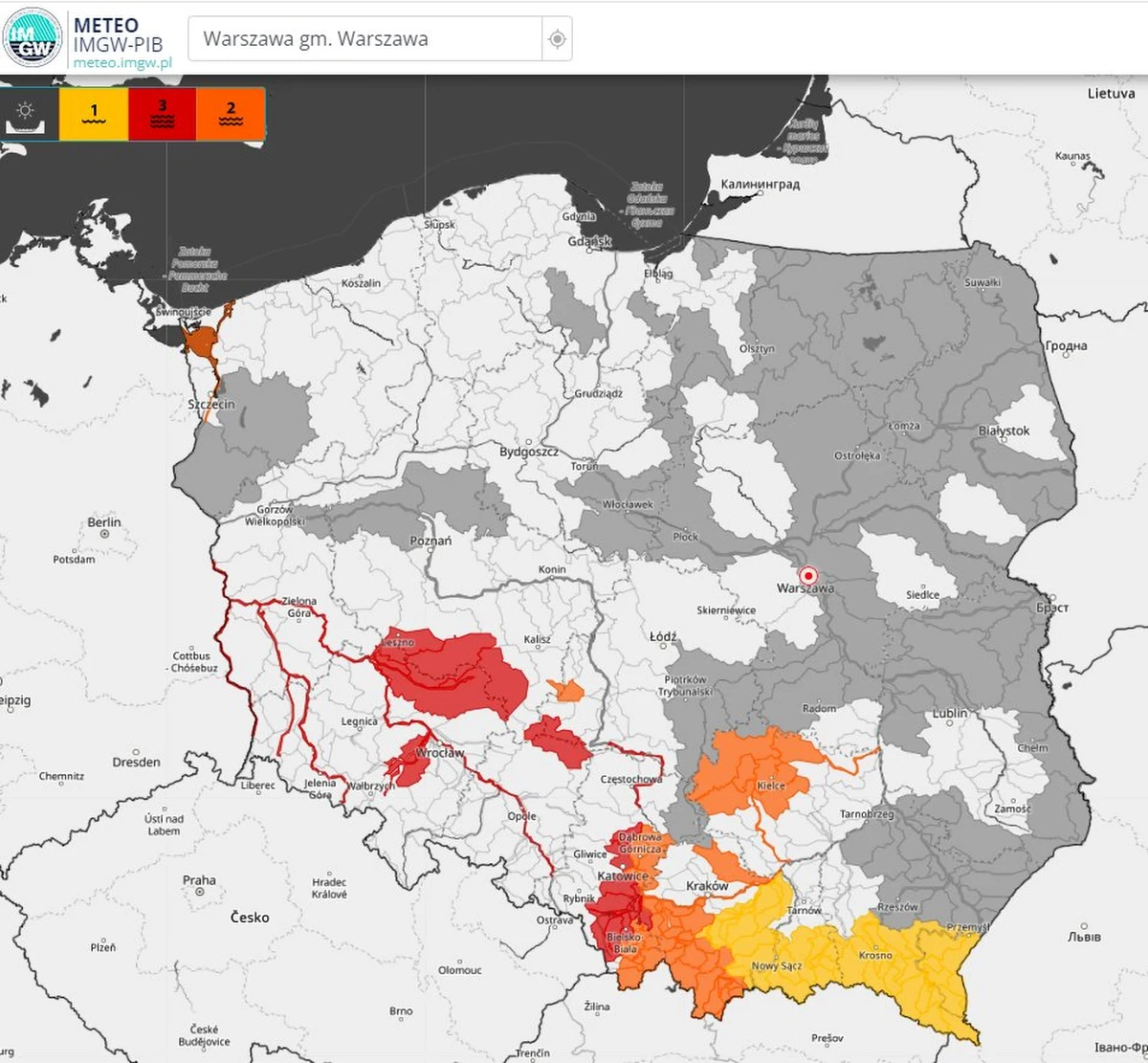 Ostrzeżenia przed wezbraniem górnej Prosny (woj. łódzkie, opolskie i wielkopolskie) i Warty w Śląskiem i Łódzkiem wydał w poniedziałek Instytut Meteorologii i Gospodarski Wodnej. W ciągu najbliższej doby może tam dojść do przekroczenia stanów alarmowych.
