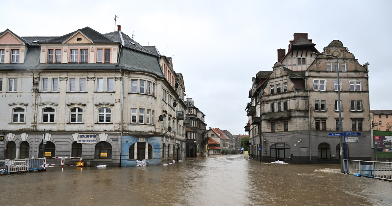 Powodzie, zniszczyły, tylko, domy, mieszkania, lecz, również, wiele, firm, przedsiębiorstw, trudnej, sytuacji, znajdują, przedst Dramat przedsiębiorców z Dolnego Śląska. Pomoc dla poszkodowanych hotelarzy