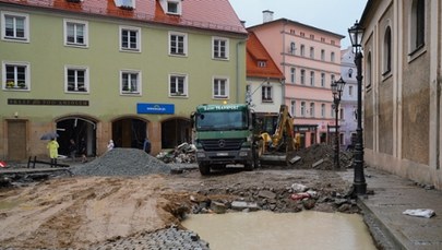 Szabrownicy na podtopionych terenach. "Noc nie będzie już waszym sprzymierzeńcem"