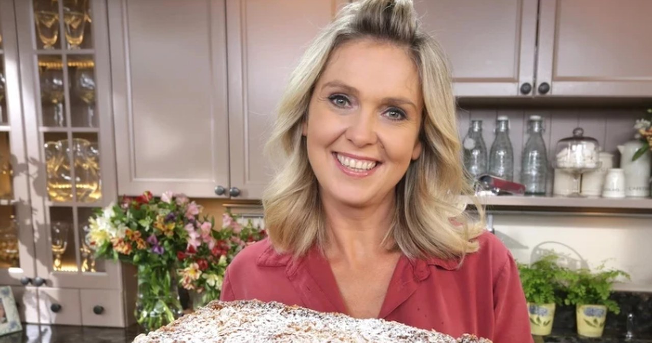 Szarlotka "z kratką" to hit jesieni. Przepis poleca Ewa Wachowicz