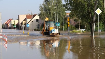 90 proc. miejscowości pod wodą. Mieszkańcy Lewina Brzeskiego ewakuowani