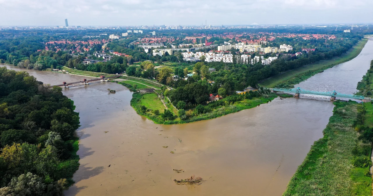 Powódź w Polsce. Zrzut wody groźny dla Wrocławia. MAP tłumaczy