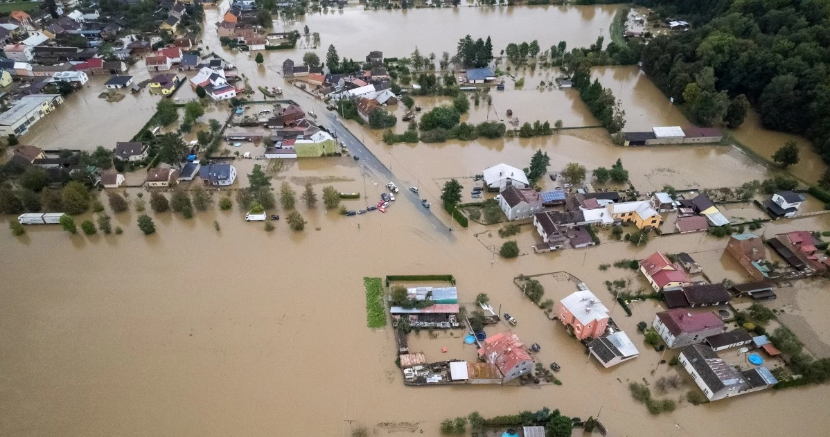 Zalana miejscowość Litovel na Morawach, około 50 km na północ od Brna. Potężne powodzie spowodowały w Czechach straty na dziesiątki miliardów koron