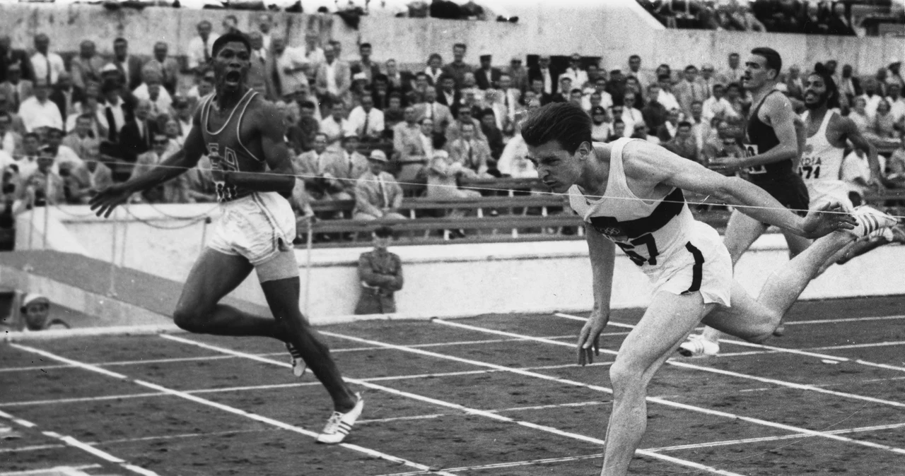 Otis Davis (z lewej) wpadł na metę w biegu na 400 m w Rzymie niemal równo z Niemcem Carlem Kaufmannem. Obaj pobili rekord świata, złoto dostał Amerykanin