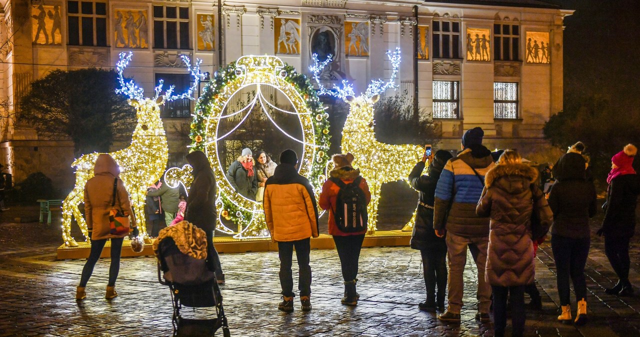 Małopolska walczy z żywiołem. Kraków pokazał świąteczne ozdoby