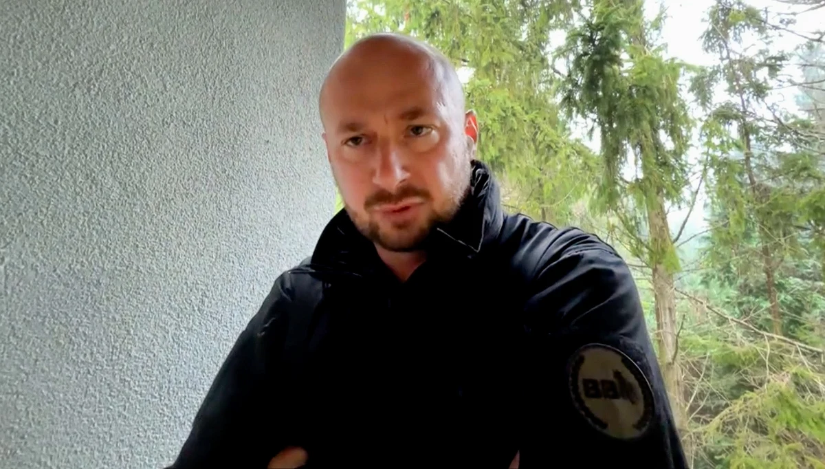 "Jak się jeździ po zalanych terenach, to doskonale widać, które samorządy były przygotowane na powódź i uprzedzone wcześniej. One zorganizowały spotkania z mieszkańcami. To np. Racibórz Dolny. Tam z kilku tysięcy mieszkańców ewakuacji odmówiły cztery osoby, ale to wymagało czasu, tłumaczenia, czterech spotkań i właściwej łączności z władzami centralnymi" - powiedział w Porannej rozmowie w RMF FM Jacek Siewiera. "W wielu miejscowościach zabrakło na to czasu. Ludzie są wściekli i mają do tego prawo" - dodał szef Biura Bezpieczeństwa Narodowego.