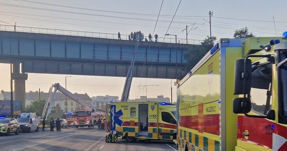 W Pradze zderzyły się dwa pociągi pasażerskie. Rannych może być nawet 35 osób. Według służb ratunkowych obrażenia rannych osób nie są ciężkie. U jednego z maszynistów alkomat wykazał obecność alkoholu.