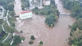 Ewakuacja mieszkańców Żagania. Centymetry dzielą od przelania wałów