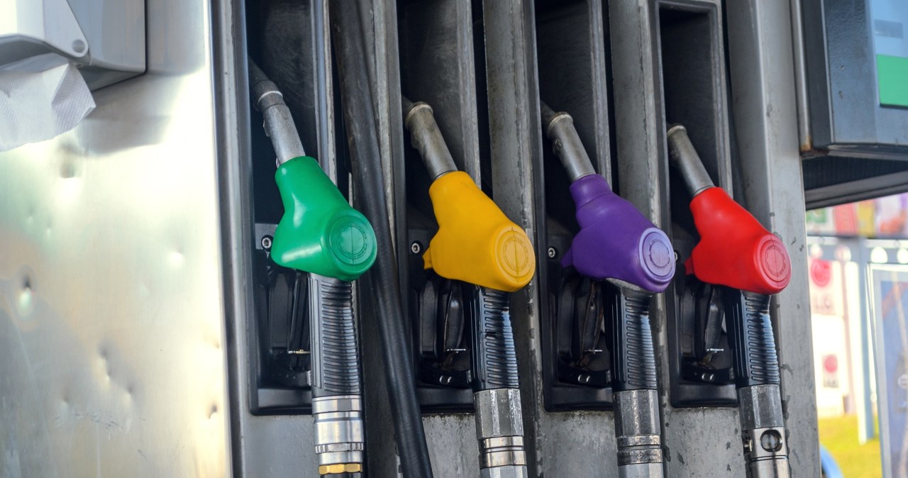 Ceny paliwa coraz wyższe. Minister: Nie wykluczamy scenariusza podatkowego