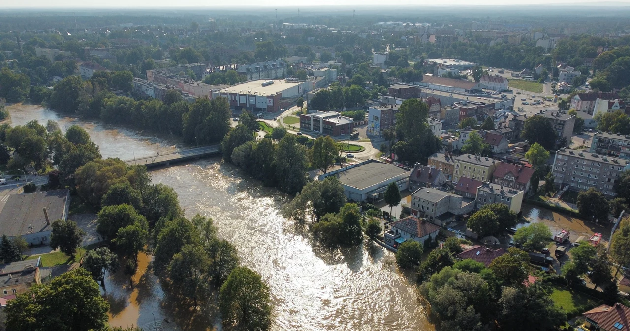 Powódź 2024. Wzrasta poziom wody na Bobrze w Nowogrodzie Bobrzańskim