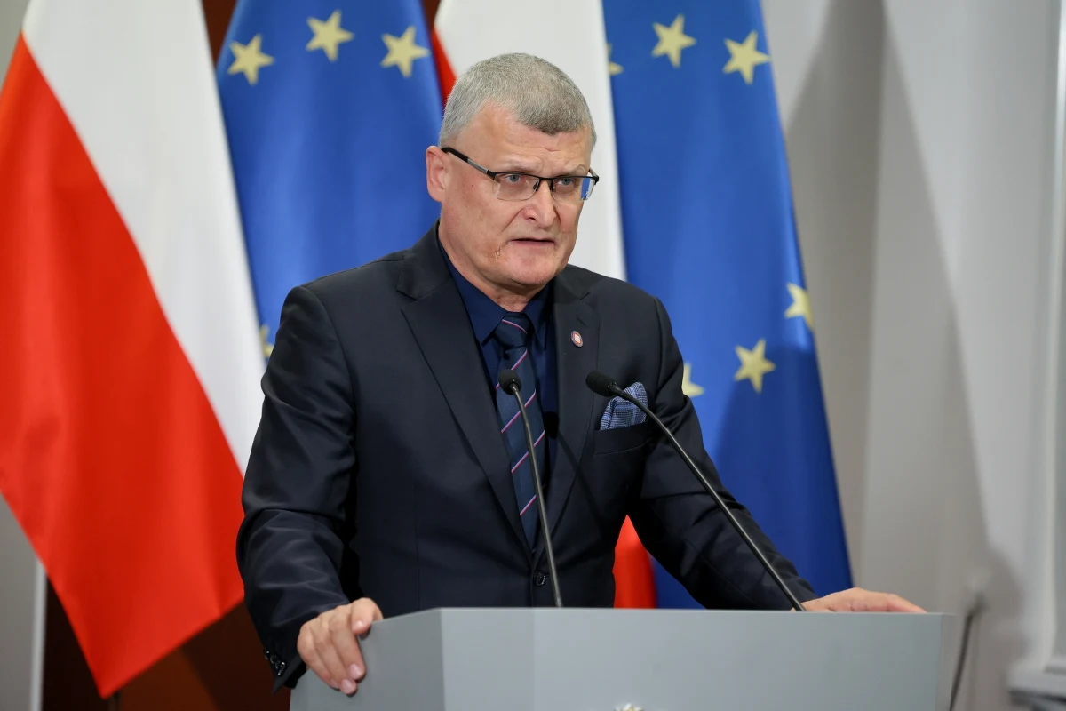 "Naniesione przez wodę powodziową resztki i zanieczyszczenia kumulują wszystko to, czym skażona była woda. To jest tak naprawdę rozcieńczone szambo" - powiedział w Rozmowie o 7:00 w Radiu RMF24 Główny Inspektor Sanitarny dr Paweł Grzesiowski.