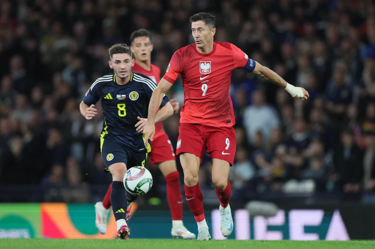 Pierwsze mecze Ligi Narodów nie poprawiły miejsca piłkarskiej reprezentacji Polski w rankingu FIFA. Biało-Czerwoni spadli z 28. na 30. pozycję.