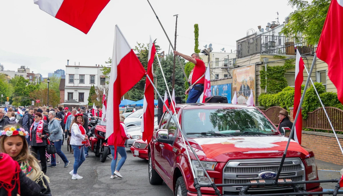 Demokraci wezwali polonijne organizacje do włączenia się w kampanię wyborczą. Przekonują, że powrót Donalda Trumpa do władzy to koniec niepodległej Ukrainy i rozpad NATO.