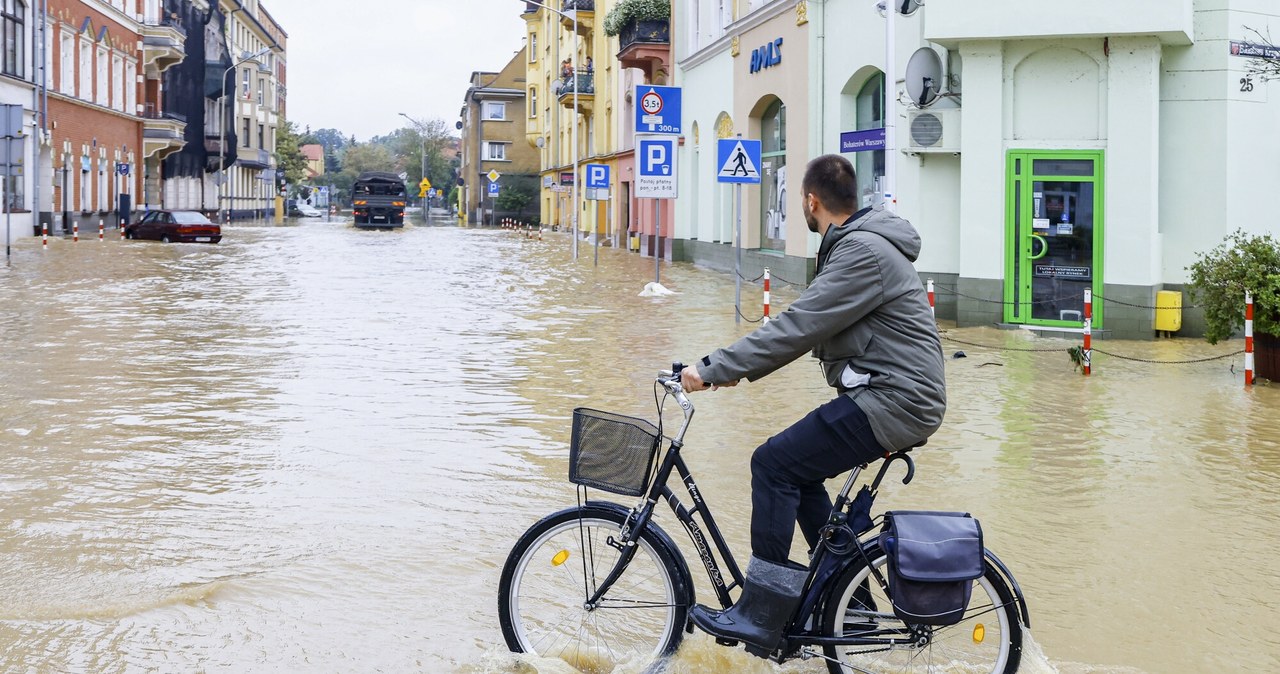 Pierwsza, znana, tabliczka, sumeryjska, potopie, czyli, wielkiej, powodzi, jest, XVII, wieku, przed, Chrystusem, komuniści, kaza Człowiek nie powinien być traktowany gorzej od jesiotra FELIETON